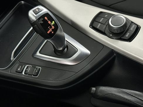 Used 2016 BMW 320i Sedan image 19