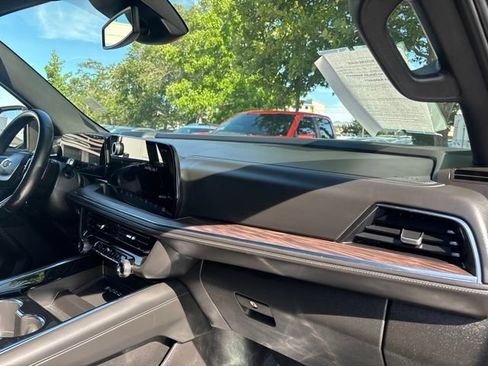 Used 2025 Chevrolet Tahoe Z71 AWD/4WD image 41