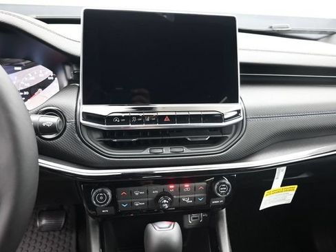 New 2026 Jeep Compass Latitude AWD/4WD image 8