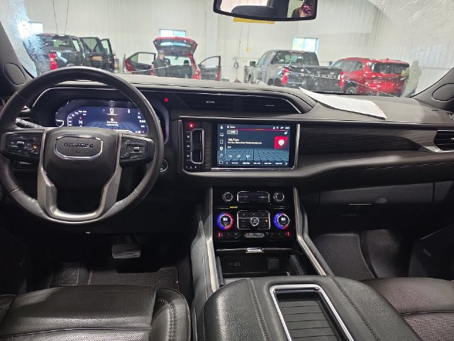 Used 2023 GMC Yukon Denali AWD/4WD image 4