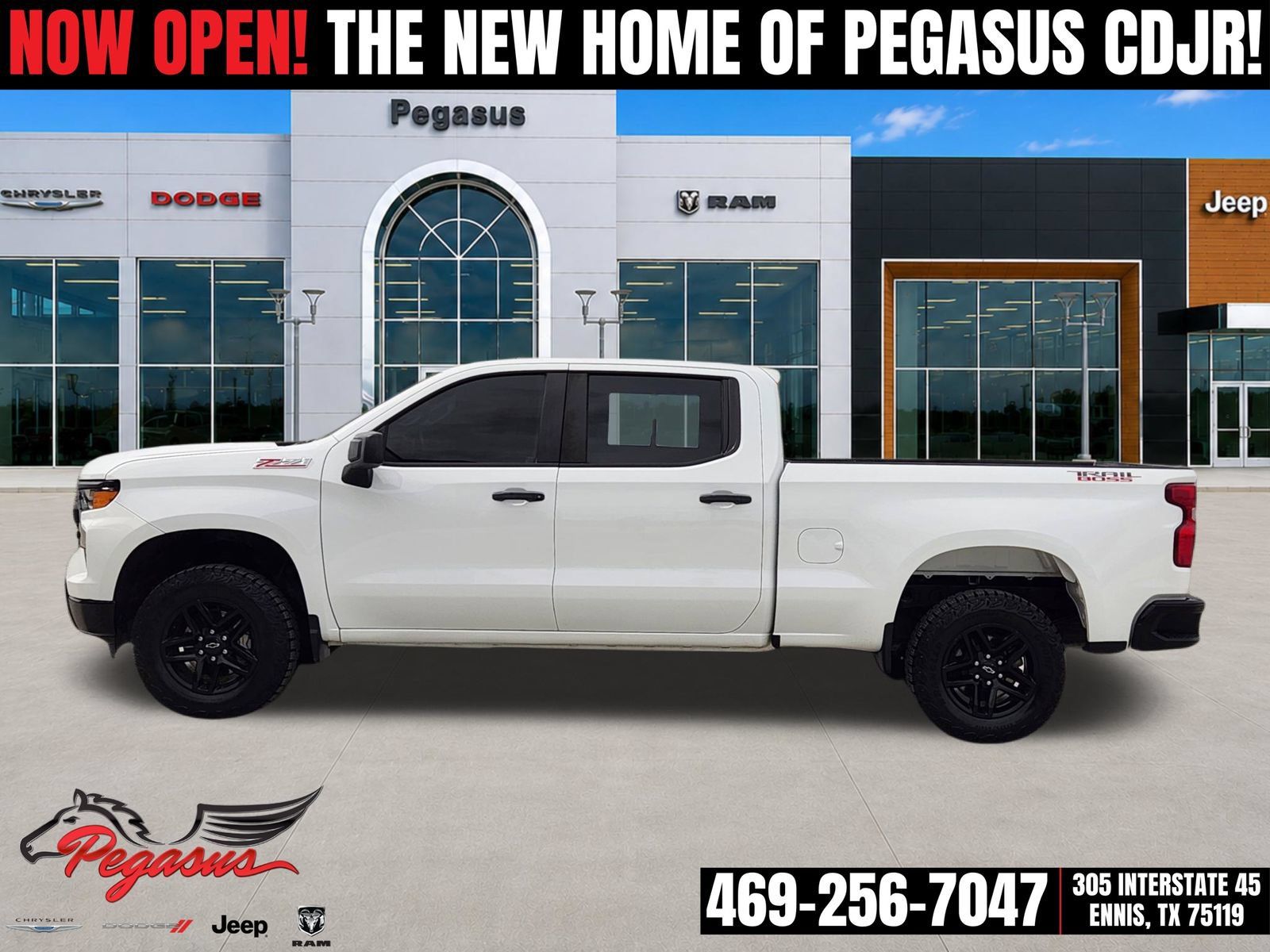 Used 2023 Chevrolet Silverado 1500 Custom Trail Boss AWD/4WD image 3