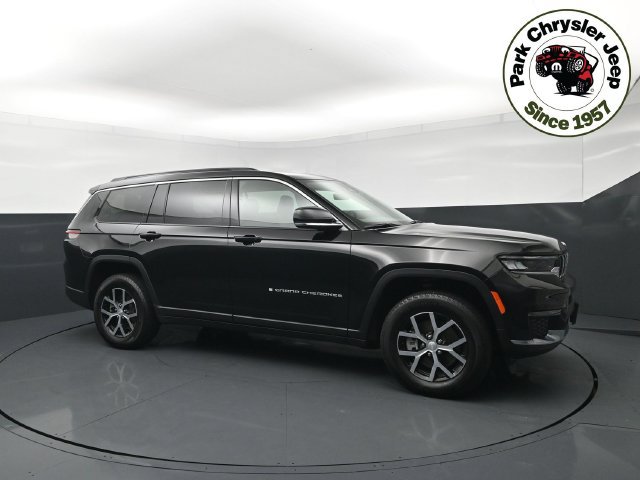 Used 2025 Jeep Grand Cherokee L Limited w/ Trailer Tow Package AWD/4WD image 1
