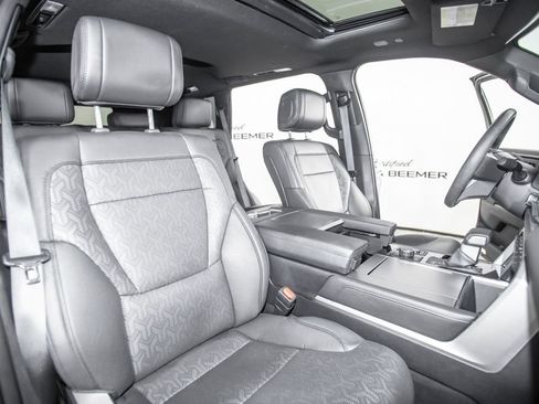 Used 2025 Toyota Sequoia Limited AWD/4WD image 20