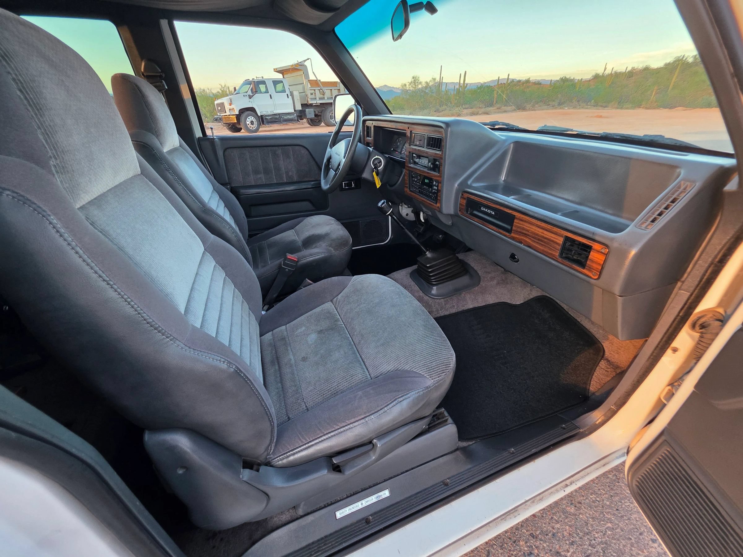 Used 1993 Dodge Dakota 2WD Club Cab image 12