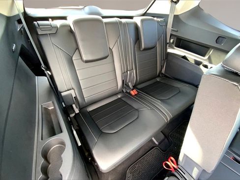 Used 2022 Volkswagen Atlas SEL Premium image 27