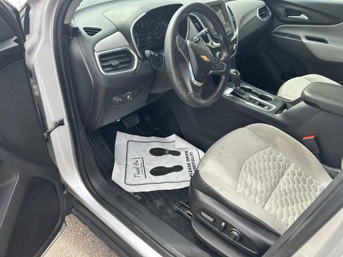 Used 2019 Chevrolet Equinox LS w/ LS Convenience Package image 10