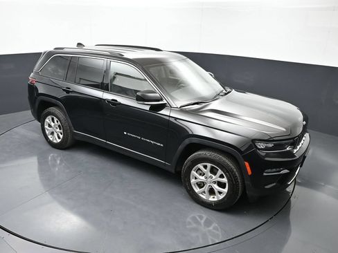 Used 2023 Jeep Grand Cherokee Limited AWD/4WD image 43