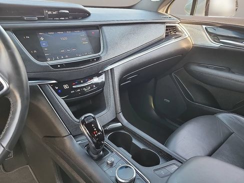 Used 2024 Cadillac XT5 Premium Luxury AWD/4WD image 19