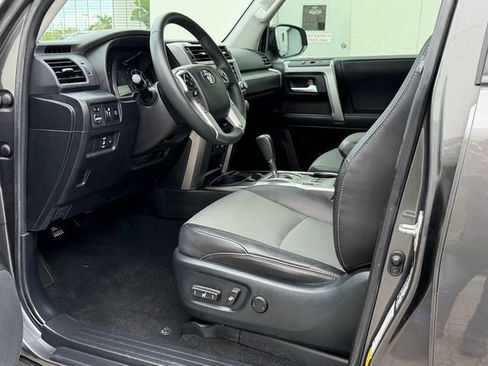 Used 2022 Toyota 4Runner SR5 Premium w/ Moonroof Package RWD image 12