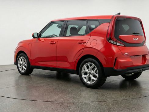 Used 2025 Kia Soul LX w/ LX Technology Package image 6