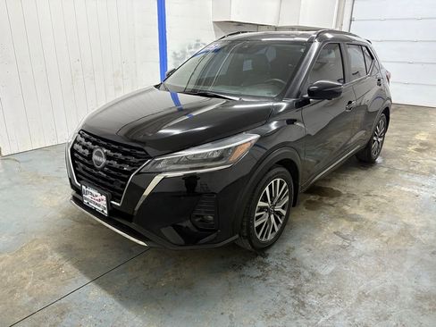 Used 2023 Nissan Kicks SR w/ SR Premium Package image 7