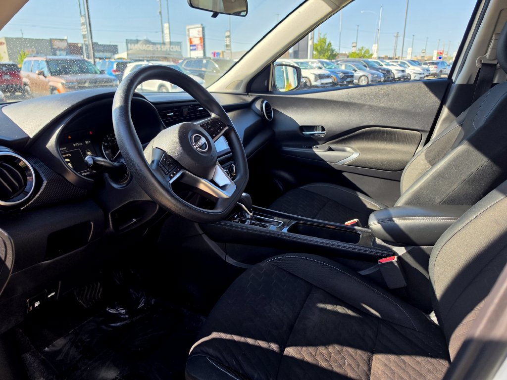 Used 2023 Nissan Kicks SV FWD image 9