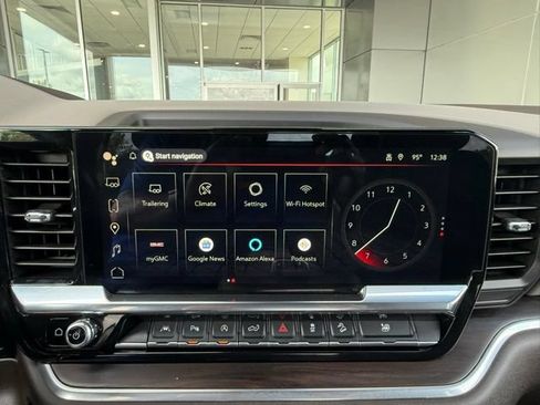 Used 2022 GMC Sierra 1500 SLT w/ SLT Premium Package AWD/4WD image 30