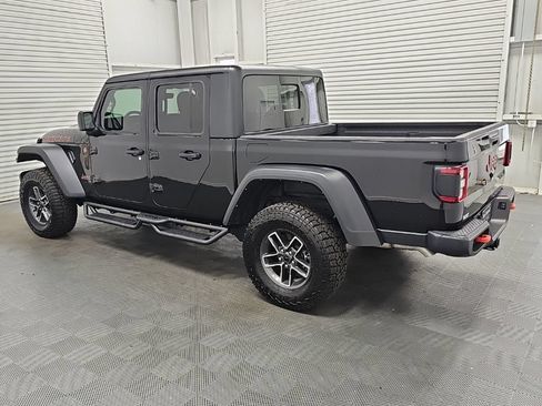 Used 2025 Jeep Gladiator Mojave w/ Convenience Group AWD/4WD image 6