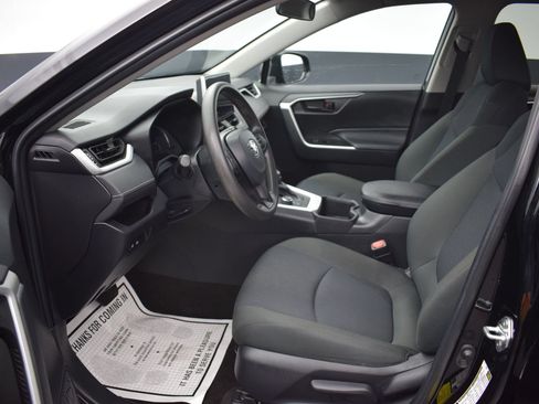 Used 2023 Toyota RAV4 LE AWD/4WD image 13