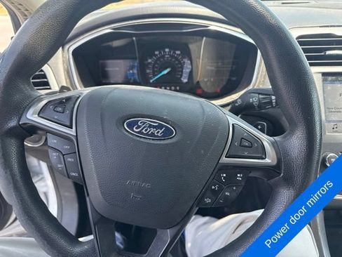 Used 2017 Ford Fusion SE w/ Fusion SE Technology Package FWD image 14