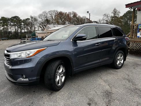 Used 2016 Toyota Highlander Limited Platinum image 3