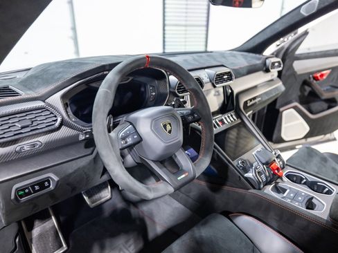 Used 2023 Lamborghini Urus Performante image 45