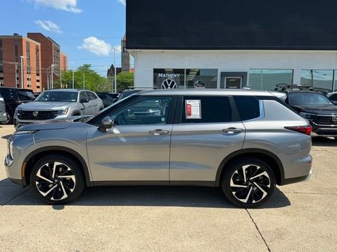 Used 2022 Mitsubishi Outlander SE AWD/4WD image 2
