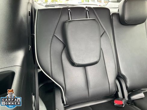 Used 2023 Chrysler Pacifica Limited w/ Uconnect Theater Family Group FWD image 60