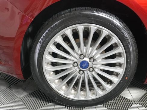 Used 2016 Ford Fusion Titanium FWD image 10