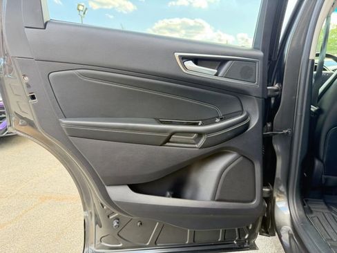 Used 2019 Ford Edge Titanium AWD/4WD image 14