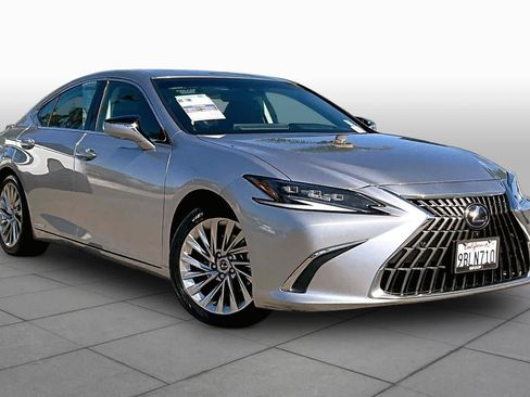 Certified 2022 Lexus ES 300h w/ Accessory Package FWD image 2