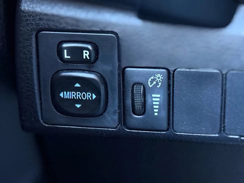 Used 2019 Toyota Corolla LE FWD image 22