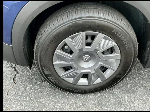 Certified 2025 Nissan Kicks S image 7