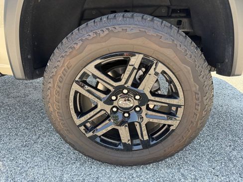 Used 2024 Chevrolet Colorado Trail Boss AWD/4WD image 26