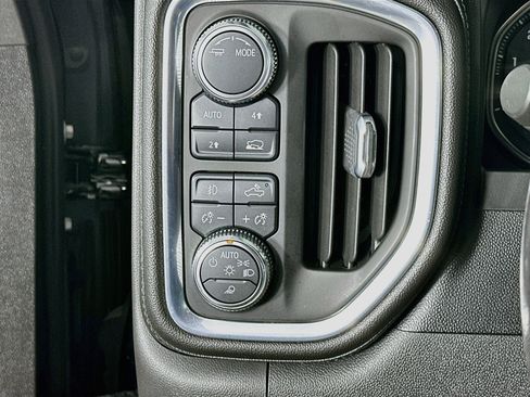 Used 2021 GMC Sierra 1500 SLT AWD/4WD image 17