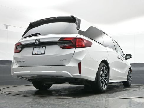 Used 2025 Honda Odyssey Elite image 34