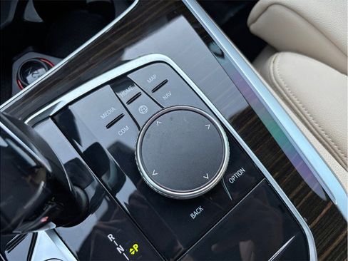 Used 2021 BMW X5 sDrive40i w/ Premium Package image 39