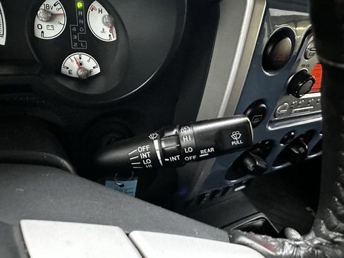 Used 2013 Toyota FJ Cruiser 4WD image 26