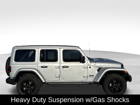 Used 2023 Jeep Wrangler Unlimited Sahara AWD/4WD image 11