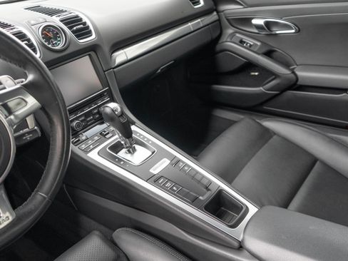 Used 2016 Porsche Cayman RWD image 16
