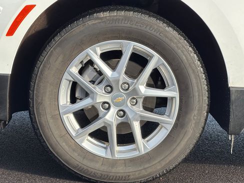 Used 2023 Chevrolet Equinox LS image 26