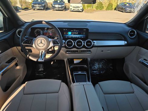 Used 2025 Mercedes-Benz GLB 250 GLB 250 image 21