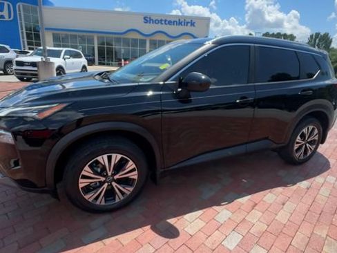 Used 2023 Nissan Rogue SV w/ SV Premium B Package FWD image 7