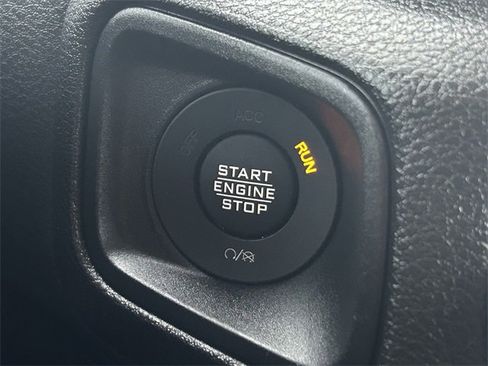 Used 2024 Jeep Gladiator Sport image 14