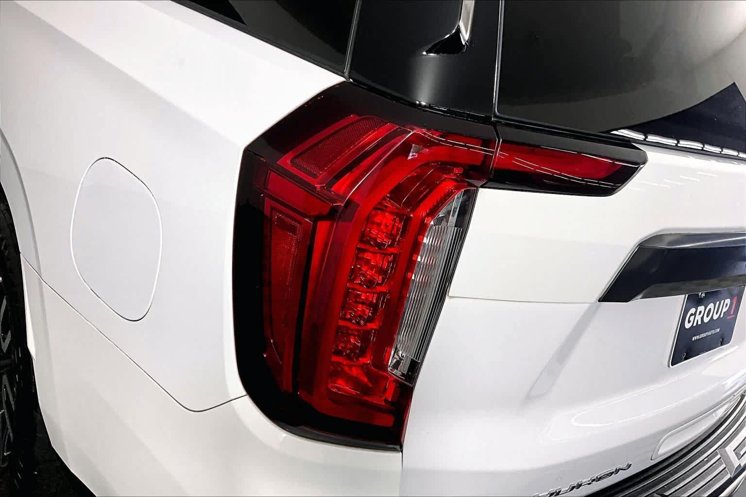 Used 2021 GMC Yukon AT4 w/ AT4 Premium Plus Package AWD/4WD image 10
