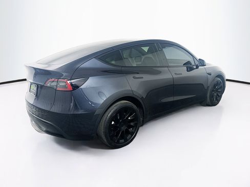 Used 2025 Tesla Model Y Long Range AWD/4WD image 9