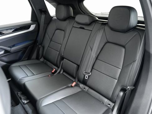 New 2025 Porsche Cayenne image 25