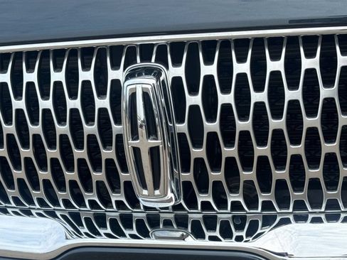 Certified 2023 Lincoln Nautilus Reserve AWD/4WD image 9