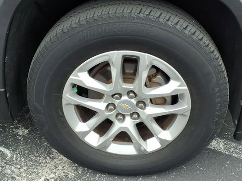 Used 2020 Chevrolet Traverse LT FWD image 11