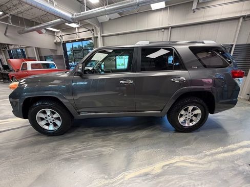 Used 2010 Toyota 4Runner SR5 AWD/4WD image 40