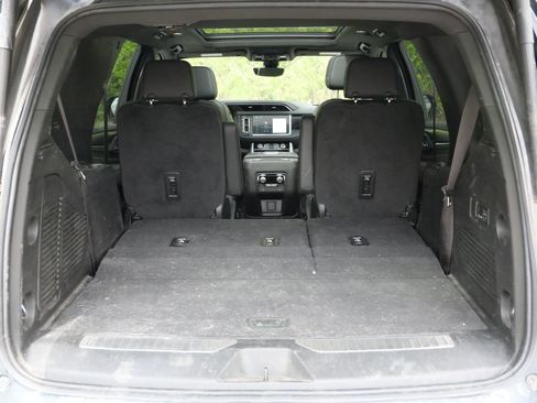 Used 2022 GMC Yukon Denali w/ Denali Premium Package AWD/4WD image 31