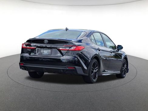 Used 2025 Toyota Camry SE FWD image 5