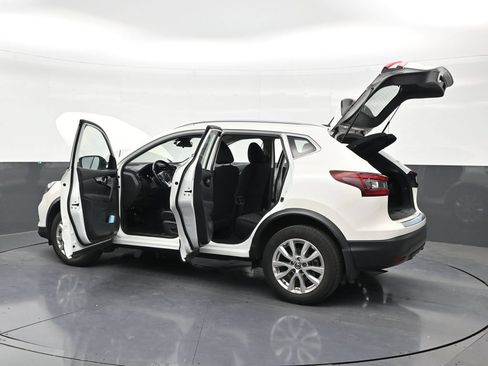 Used 2021 Nissan Rogue Sport SV FWD image 30