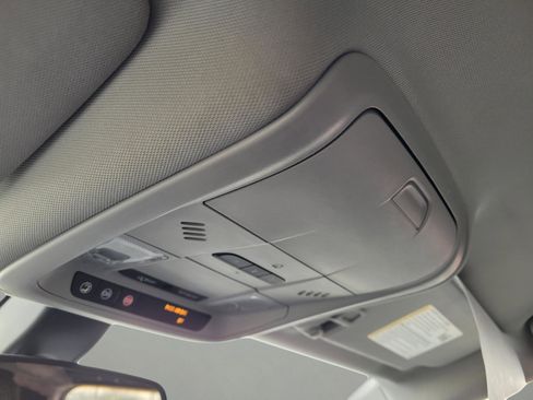 Used 2019 Chevrolet Equinox LT image 23